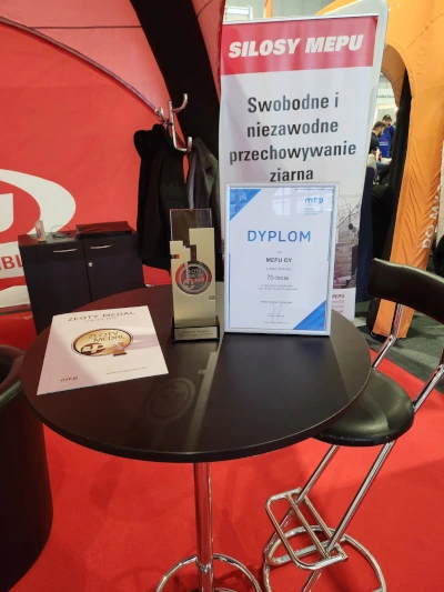 Złoty medal Agrmi z MTP za suszarnie mobilna M4-4